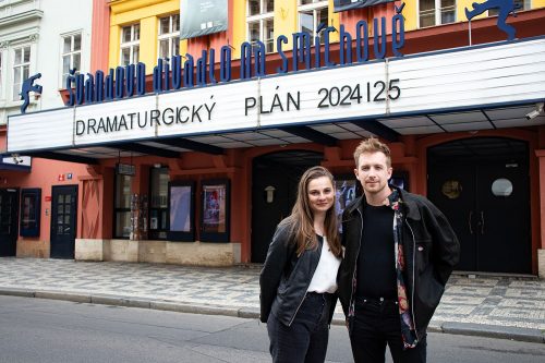 Generační horizonty, generační zlomy. Sezóna 2024/2025 ve Švandově divadle nabídne Gazdu a robu, Divokou kachnu, hru o zranitelnosti dospívajících i novinku o dvojici Salivarová-Škvorecký