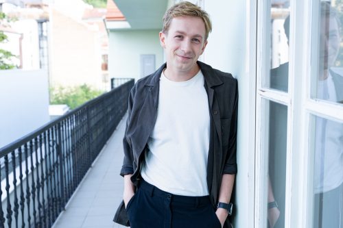 Ve Švandově divadle uvedou Gazdu a robu, silný příběh osudové lásky. Nová adaptace klasického českého dramatu osloví současného diváka